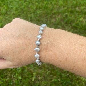 Freshwater pearl bracelet with Swarovski crystals